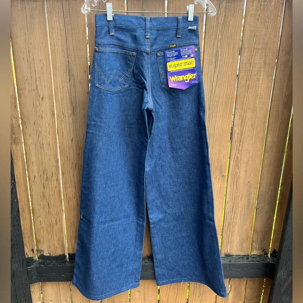 Vintage Wrangler Women's Extreme Wide Leg Jeans - Picture 5 of 9